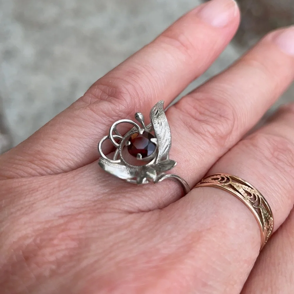 Antique sterling silver ring with genuine garnet